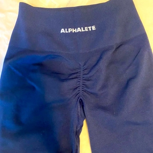 Alphalete Amplify Biker Shorts - Picture 2 of 3